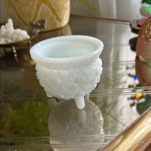 Vintage White Milk Glass Cauldren. Missing handle